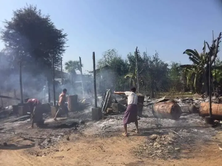 ကနီမြို့နယ်က ရွာနှစ်ရွာကို အာဏာသိမ်းစစ်တပ် မီးရှို့လို့ နေအိမ် ၄၀ ကျော်ပျက်စီး