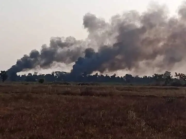 တန့်ဆည်မြို့နယ်၊ ခရုတောရွာကို အာဏာသိမ်းစစ်တပ်က မီးရှို့ဖျက်ဆီးကာ လက်နက်ကြီးဖြင့် ပစ်ခတ်