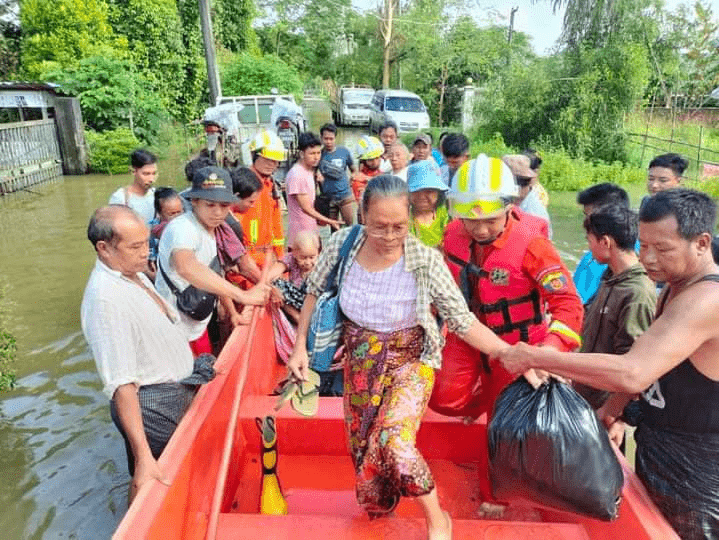 ရေလွှမ်းခံရတဲ့လှည်းကူးမြို့မှာ ကူညီကယ်ဆယ်ရေး အခက်အခဲတွေရှိနေ