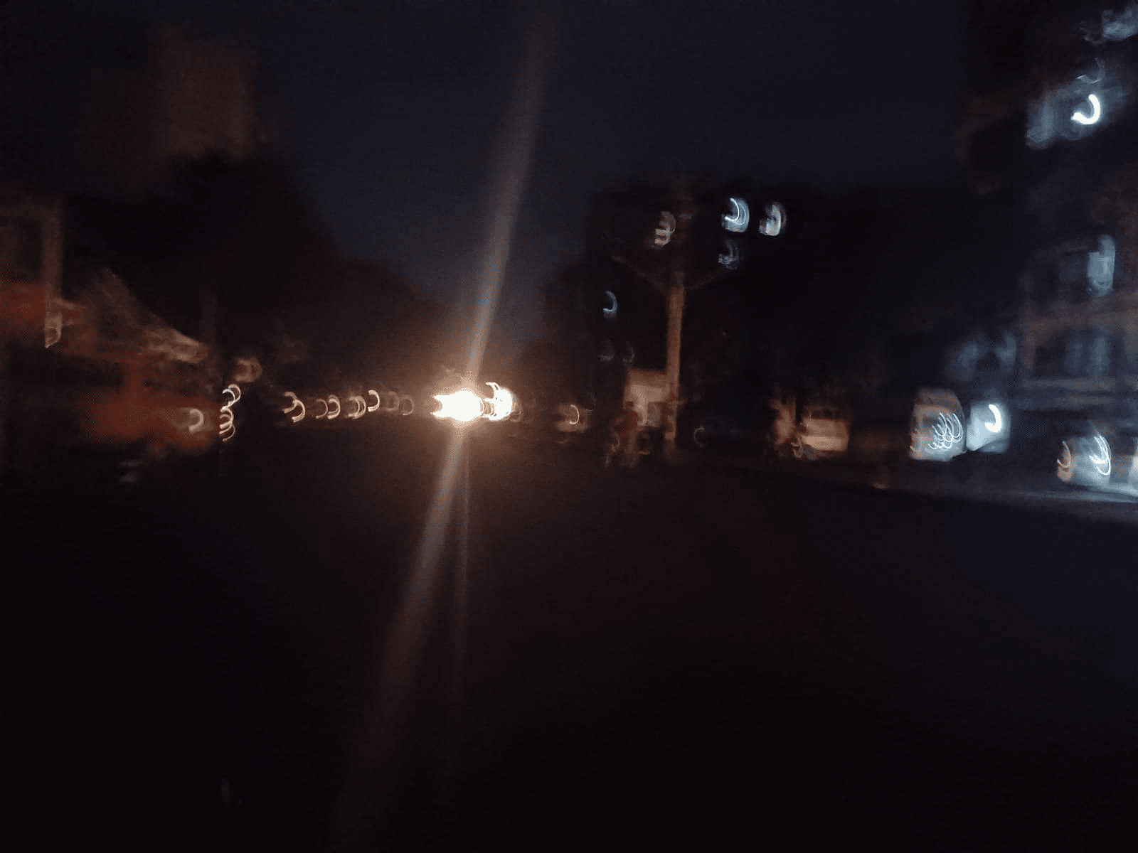 ကျောက်မြောင်း သီတာလမ်းမှာ လူငယ်သုံးဦးကိုပစ်ခတ်ဖမ်းဆီး